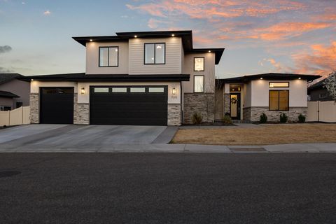 Photo of 720 Malachi Street, Grand Junction, CO 81507 (MLS # 20261380)