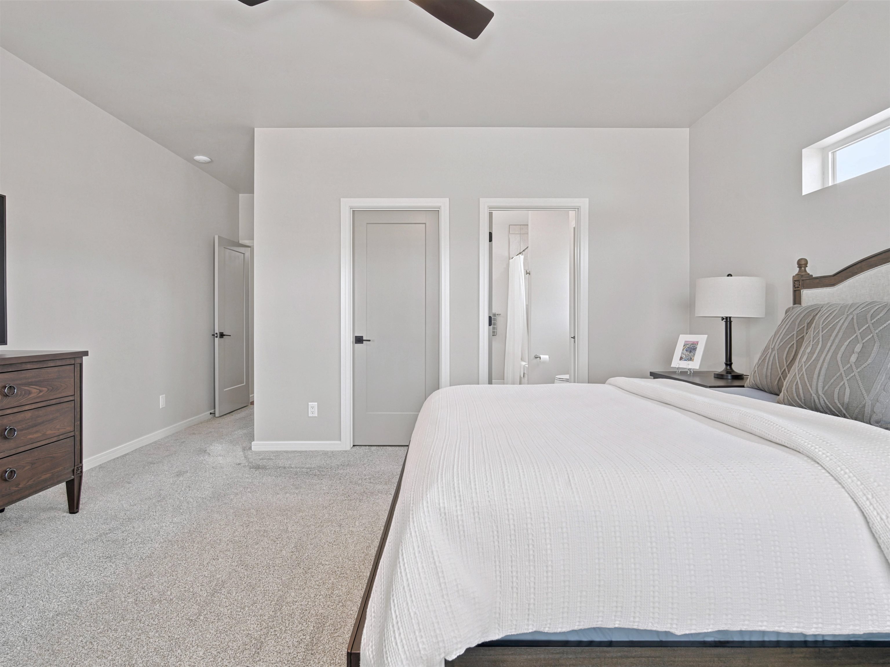 Experience luxury living in one of the Grand Valleys beautiful golf co – image 20