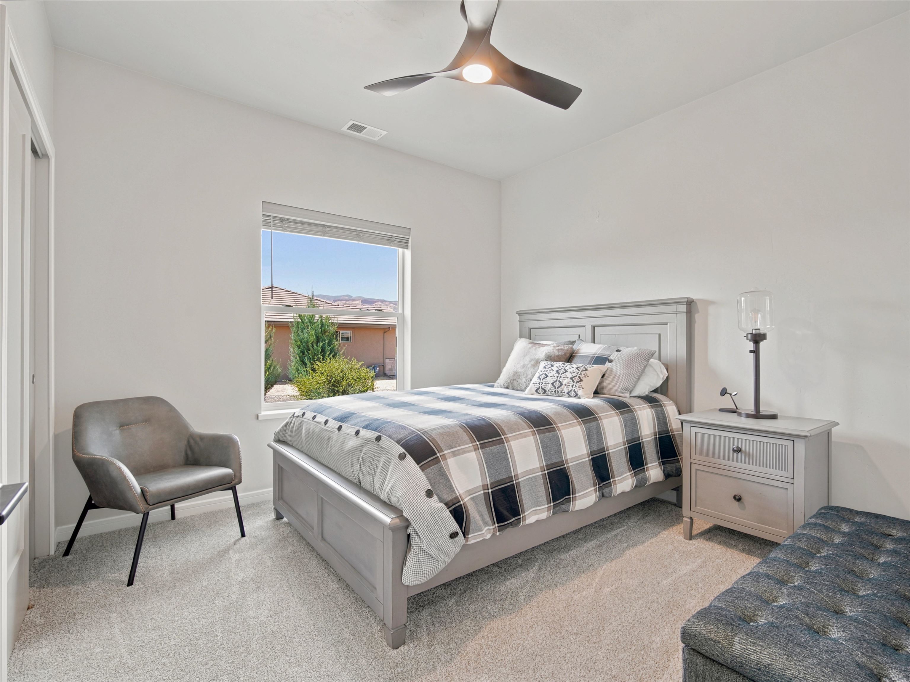 Experience luxury living in one of the Grand Valleys beautiful golf co – image 21