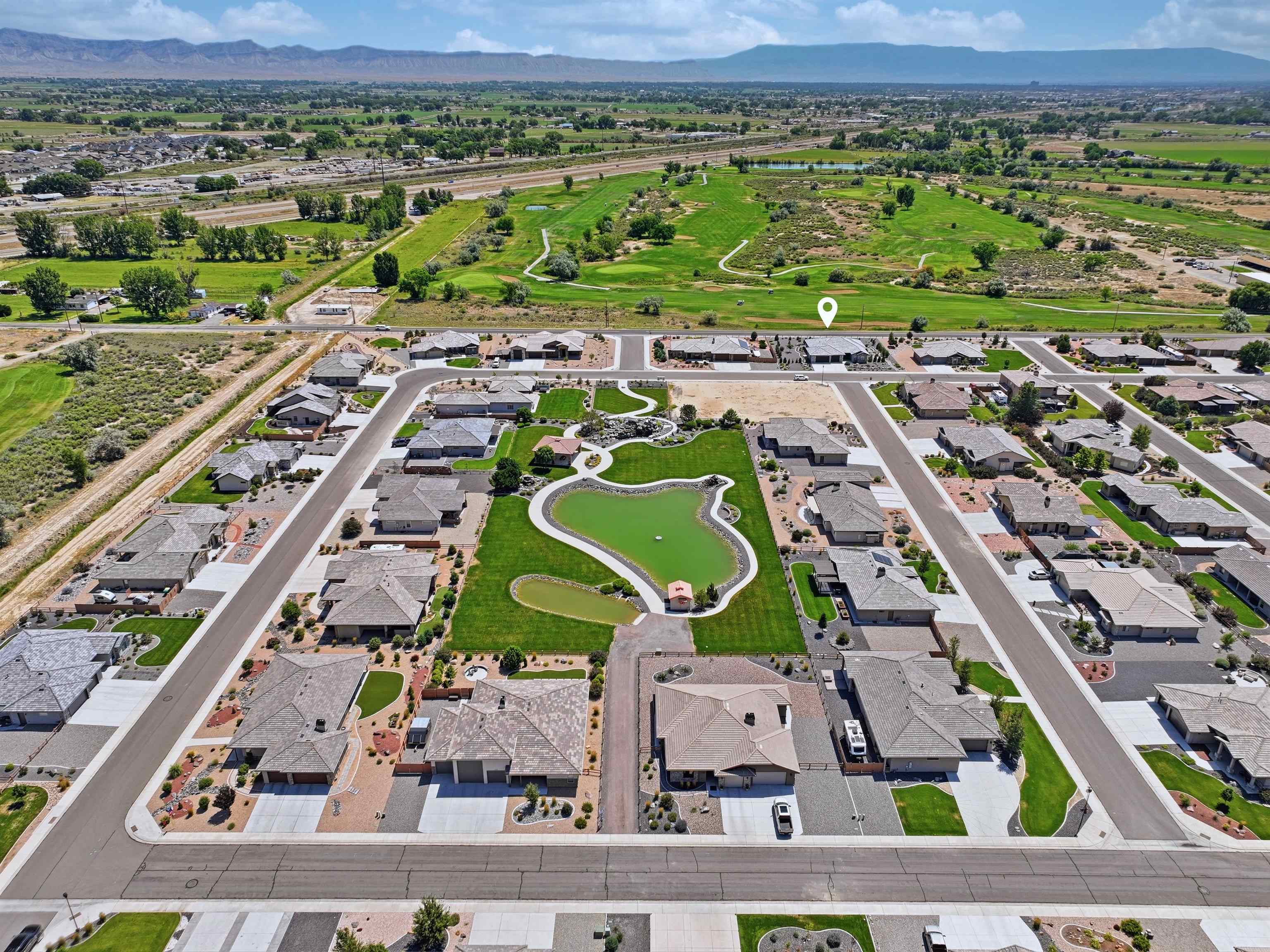 Experience luxury living in one of the Grand Valleys beautiful golf co – image 29