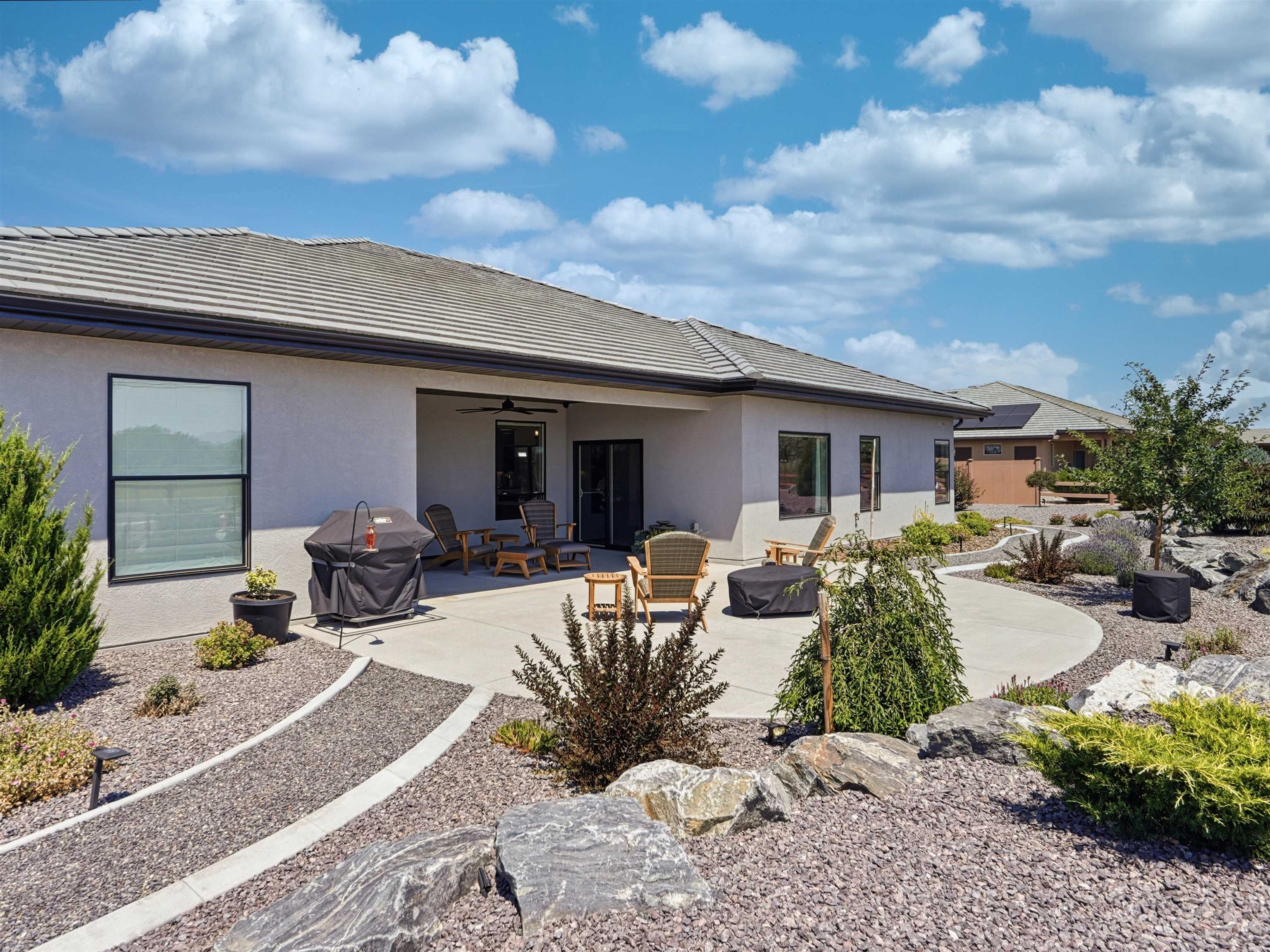 Experience luxury living in one of the Grand Valleys beautiful golf co – image 33