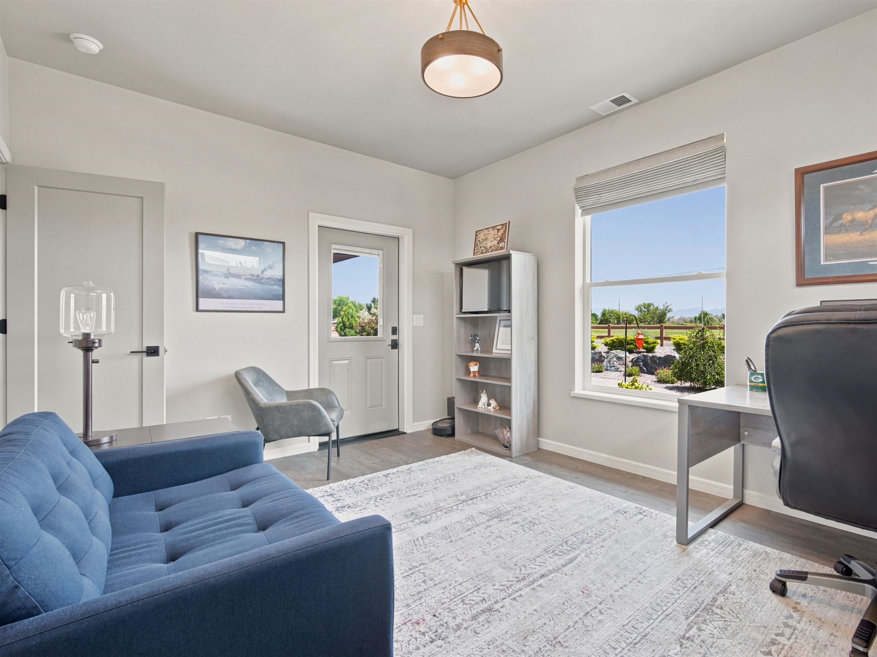Experience luxury living in one of the Grand Valleys beautiful golf co – image 18