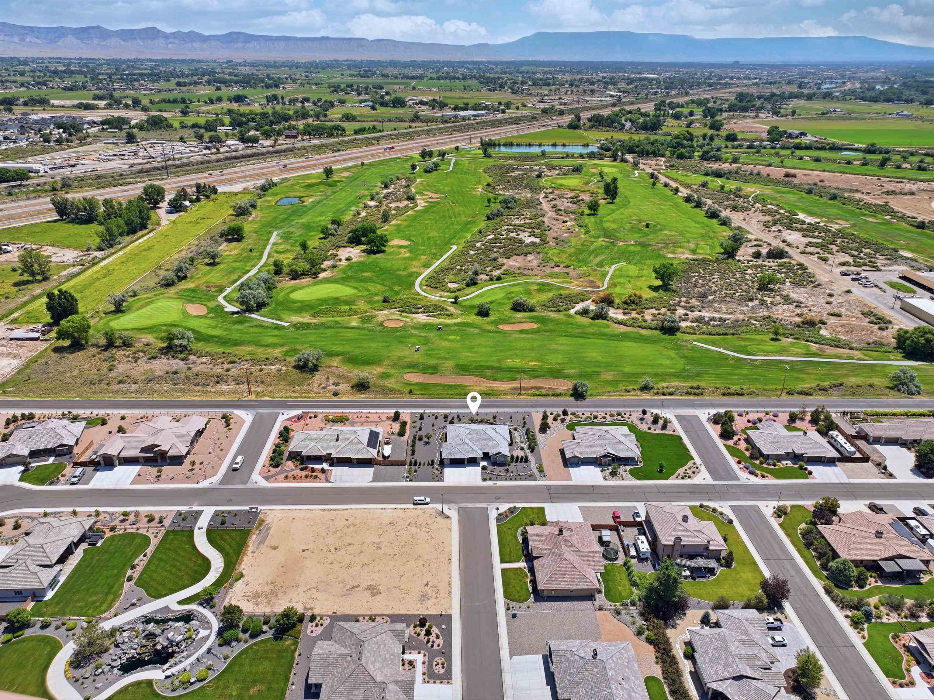 Experience luxury living in one of the Grand Valleys beautiful golf co – image 28