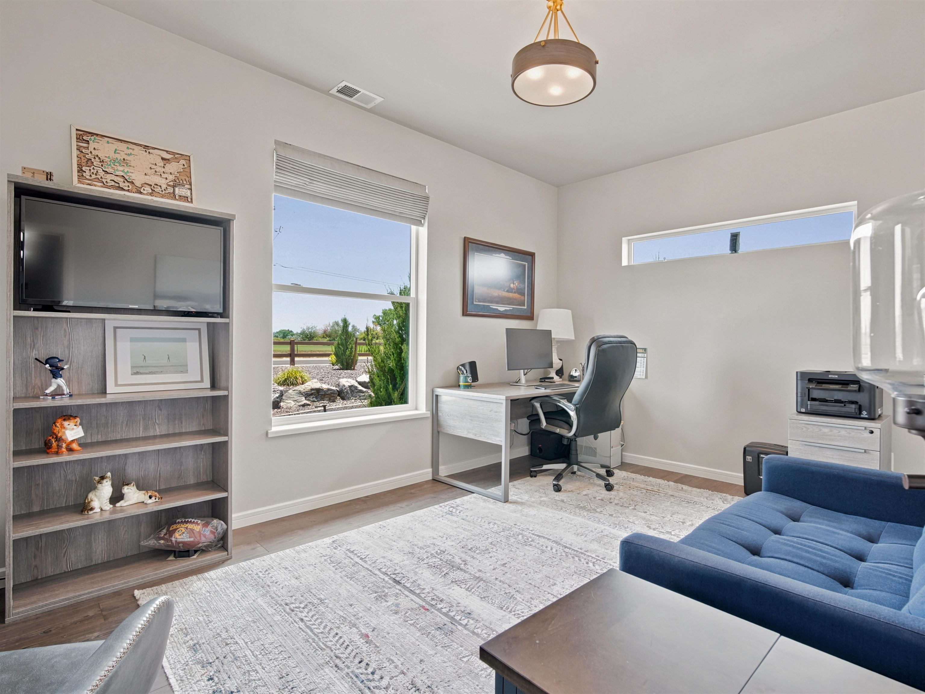 Experience luxury living in one of the Grand Valleys beautiful golf co – image 17