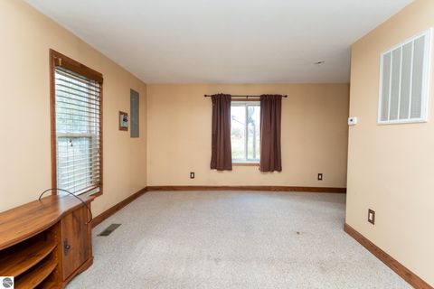 Tiny photo for 3949 Bard Road, Beaverton, MI 48612 (MLS # 1940209)
