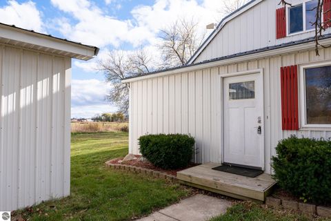 Tiny photo for 3949 Bard Road, Beaverton, MI 48612 (MLS # 1940209)
