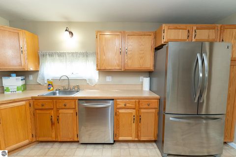 Tiny photo for 3949 Bard Road, Beaverton, MI 48612 (MLS # 1940209)