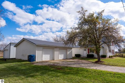 Tiny photo for 3949 Bard Road, Beaverton, MI 48612 (MLS # 1940209)