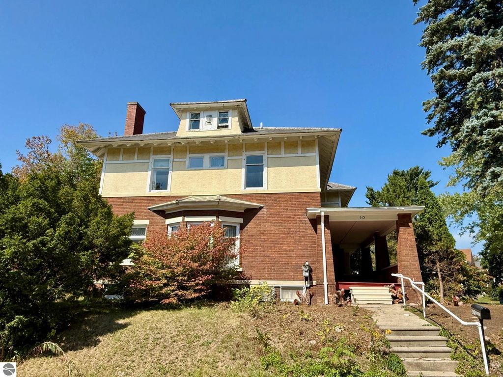 Photo of 513 E Cass Street, Cadillac, MI 49601 (MLS # 1938174)