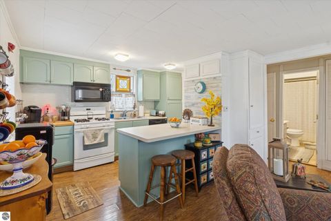 Tiny photo for 1107 Shoreline Drive, Houghton Lake, MI 48629 (MLS # 1940812)