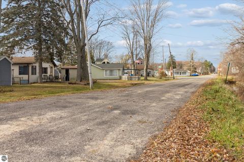 Tiny photo for 1107 Shoreline Drive, Houghton Lake, MI 48629 (MLS # 1940812)