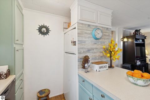 Tiny photo for 1107 Shoreline Drive, Houghton Lake, MI 48629 (MLS # 1940812)