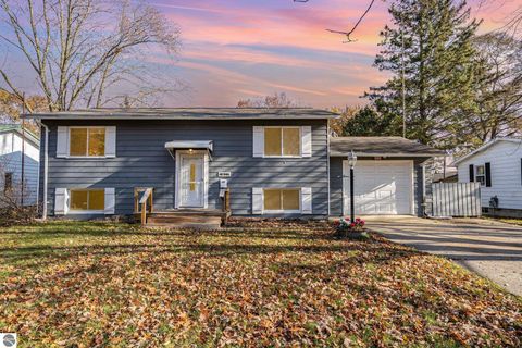 Tiny photo for 1029 Taylor Street, Mt Pleasant, MI 48858 (MLS # 1940766)