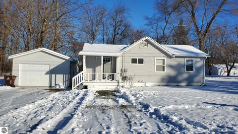Photo of 125 Park Drive, Alma, MI 48801 (MLS # 1940974)