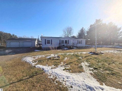 Tiny photo for 3990 N Ferris Road, Riverdale, MI 48877 (MLS # 1941325)