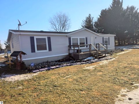 Photo of 3990 N Ferris Road, Riverdale, MI 48877 (MLS # 1941325)