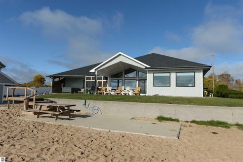 Tiny photo for 629 W Lake Street, Tawas City, MI 48763 (MLS # 1939842)