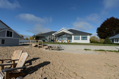 Tiny photo for 629 W Lake Street, Tawas City, MI 48763 (MLS # 1939842)