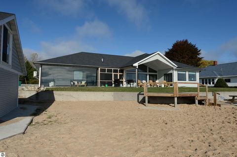 Tiny photo for 629 W Lake Street, Tawas City, MI 48763 (MLS # 1939842)