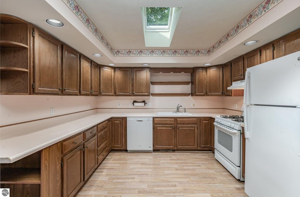 Photo of 7165 E 30 3/4 Road, Cadillac, MI 49601 (MLS # 1939269)