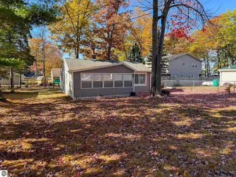 Tiny photo for 133 Maple Bluffs Avenue, Prudenville, MI 48651 (MLS # 1940159)