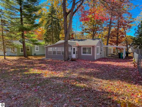 Tiny photo for 133 Maple Bluffs Avenue, Prudenville, MI 48651 (MLS # 1940159)