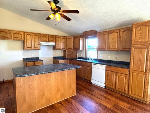 Tiny photo for 2385 W Houghton Lake Drive, Houghton Lake, MI 48629 (MLS # 1940265)