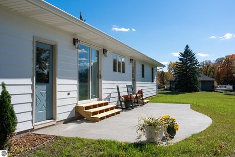 Tiny photo for 3332 S Lincoln Road, Mt Pleasant, MI 48858 (MLS # 1939809)