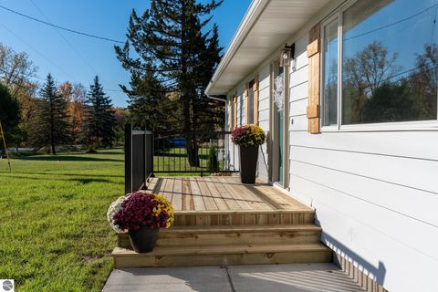Tiny photo for 3332 S Lincoln Road, Mt Pleasant, MI 48858 (MLS # 1939809)