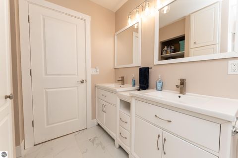 Tiny photo for 3332 S Lincoln Road, Mt Pleasant, MI 48858 (MLS # 1939809)
