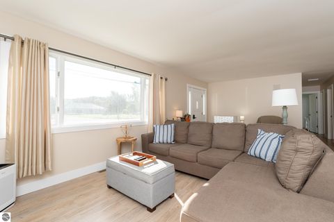 Tiny photo for 3332 S Lincoln Road, Mt Pleasant, MI 48858 (MLS # 1939809)