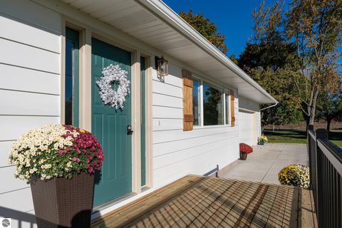 Tiny photo for 3332 S Lincoln Road, Mt Pleasant, MI 48858 (MLS # 1939809)