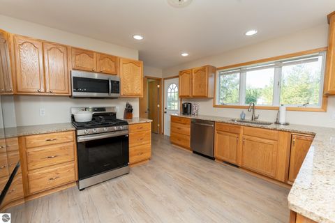 Tiny photo for 3332 S Lincoln Road, Mt Pleasant, MI 48858 (MLS # 1939809)