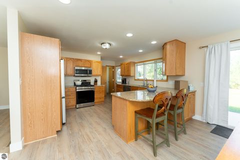 Tiny photo for 3332 S Lincoln Road, Mt Pleasant, MI 48858 (MLS # 1939809)