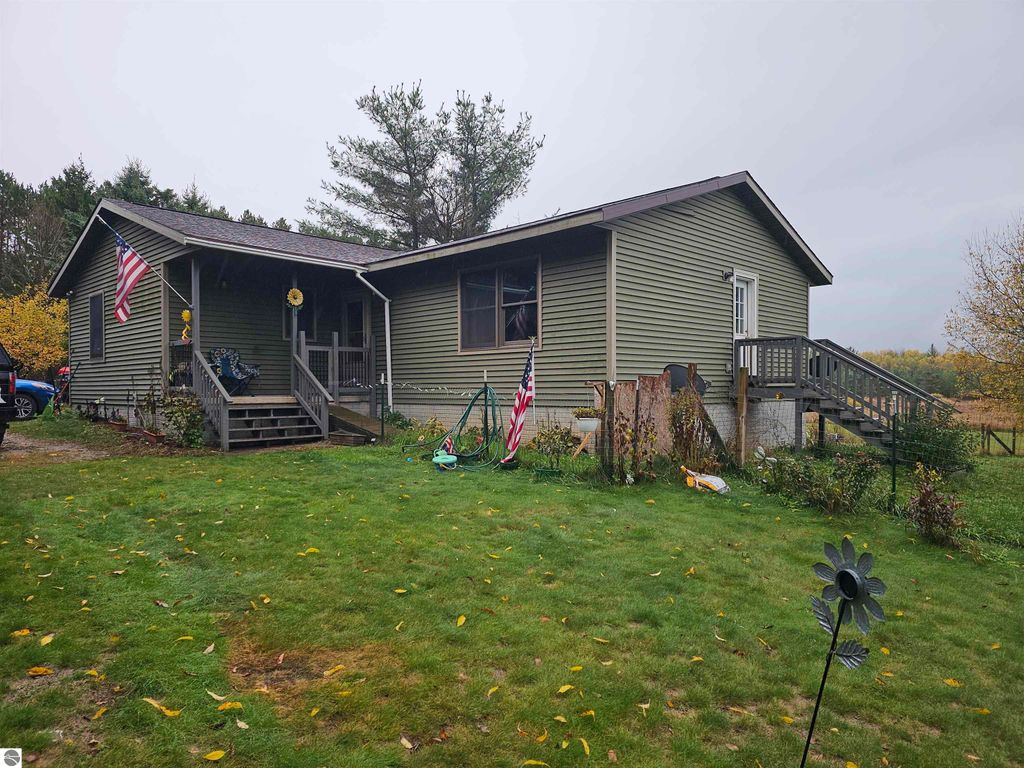 Photo of 4464 E Wagner Road, Lake City, MI 49651 (MLS # 1939747)
