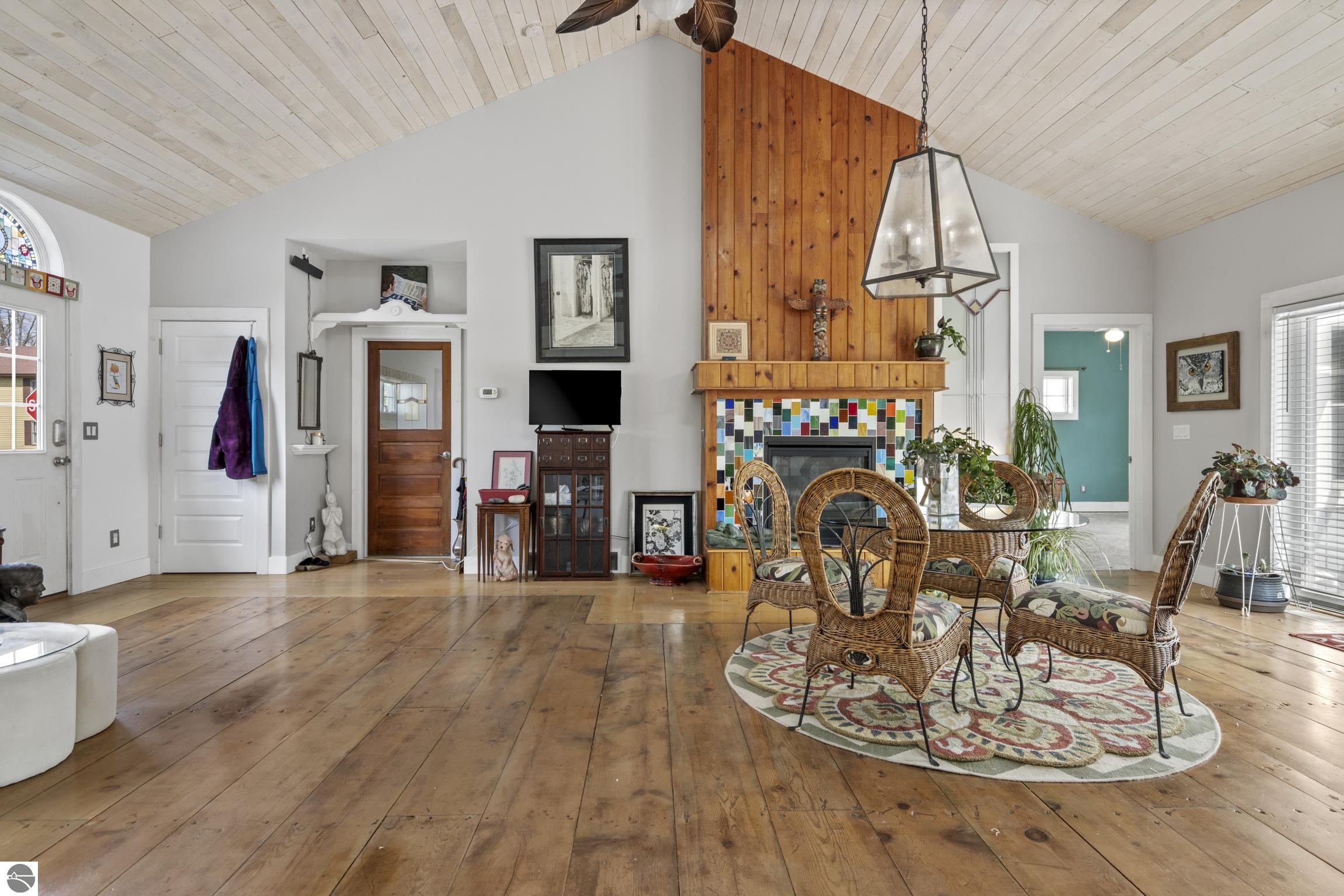 Elk Rapids, Michigan 49629, United States, 3 Bedrooms Bedrooms, ,2 BathroomsBathrooms,Residential,Active,133110