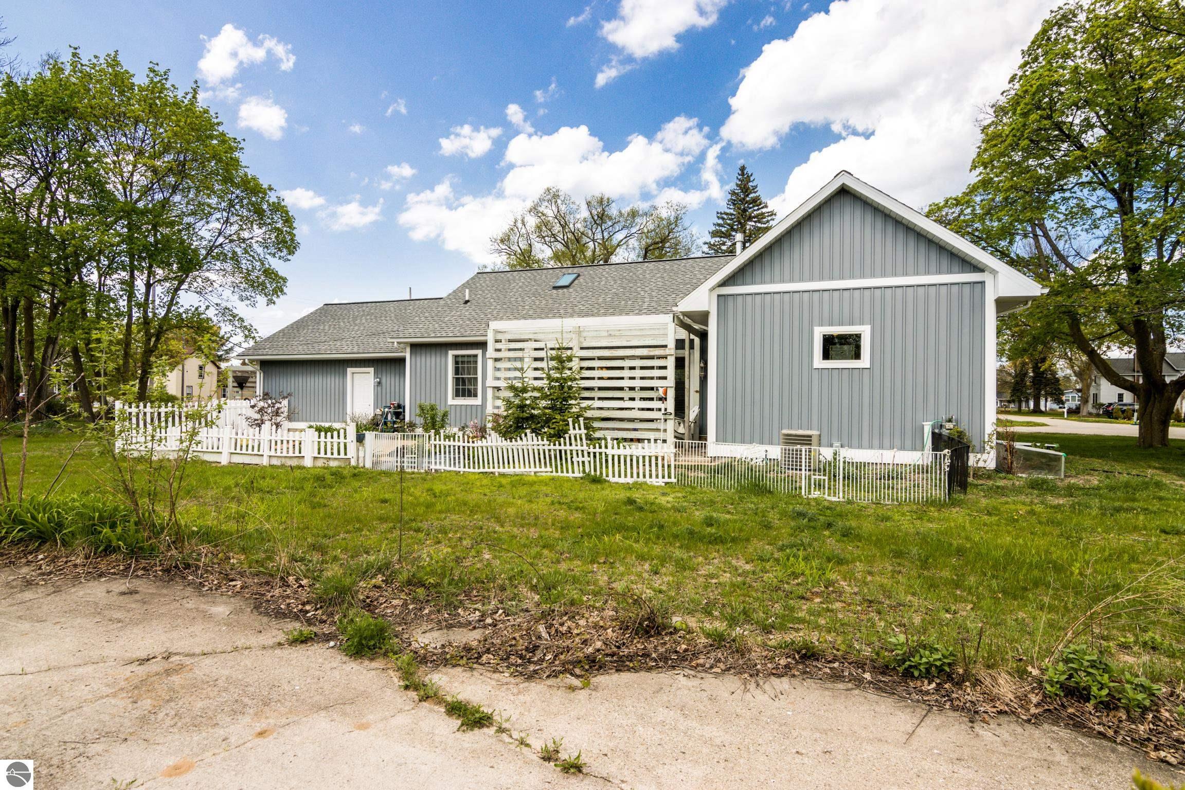 Elk Rapids, Michigan 49629, United States, 3 Bedrooms Bedrooms, ,2 BathroomsBathrooms,Residential,Active,133110