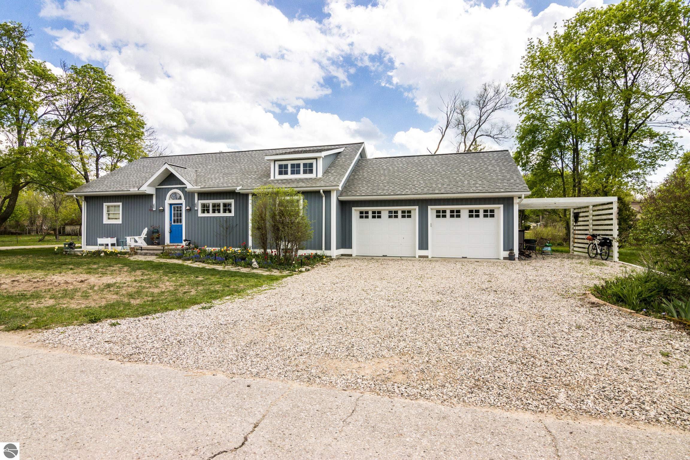 Elk Rapids, Michigan 49629, United States, 3 Bedrooms Bedrooms, ,2 BathroomsBathrooms,Residential,Active,133110