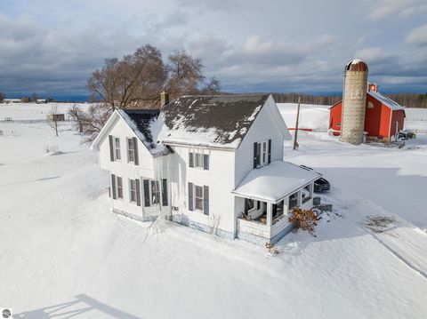 Photo of 2526 Lake Ann Road, Interlochen, MI 49643 (MLS # 1941174)