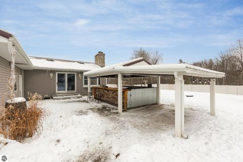 Tiny photo for 288 30th Avenue, Six Lakes, MI 48886 (MLS # 1941001)