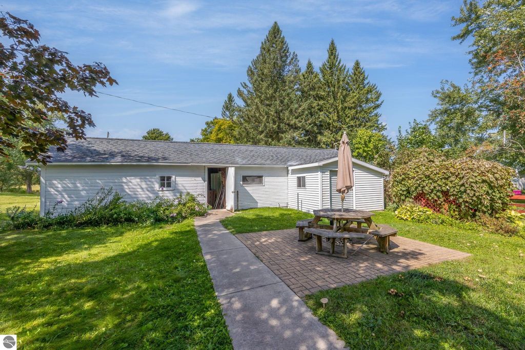Photo of 130 S Pine Street, McBain, MI 49657 (MLS # 1938473)