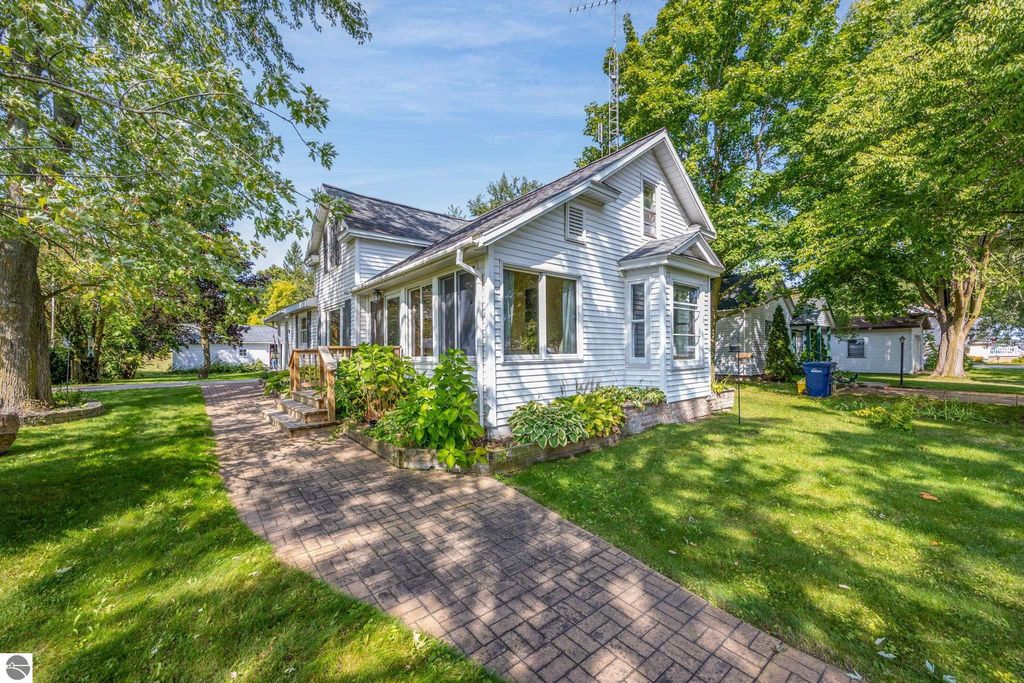 Photo of 130 S Pine Street, McBain, MI 49657 (MLS # 1938473)