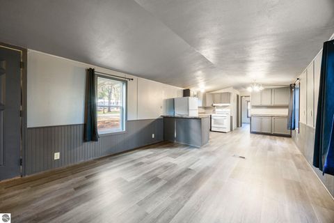 Tiny photo for 8401 Independence Avenue, Cadillac, MI 49601 (MLS # 1940767)