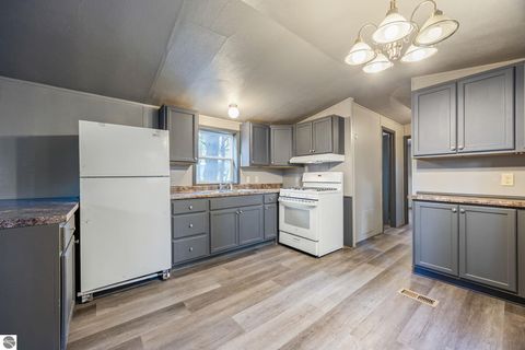 Tiny photo for 8401 Independence Avenue, Cadillac, MI 49601 (MLS # 1940767)