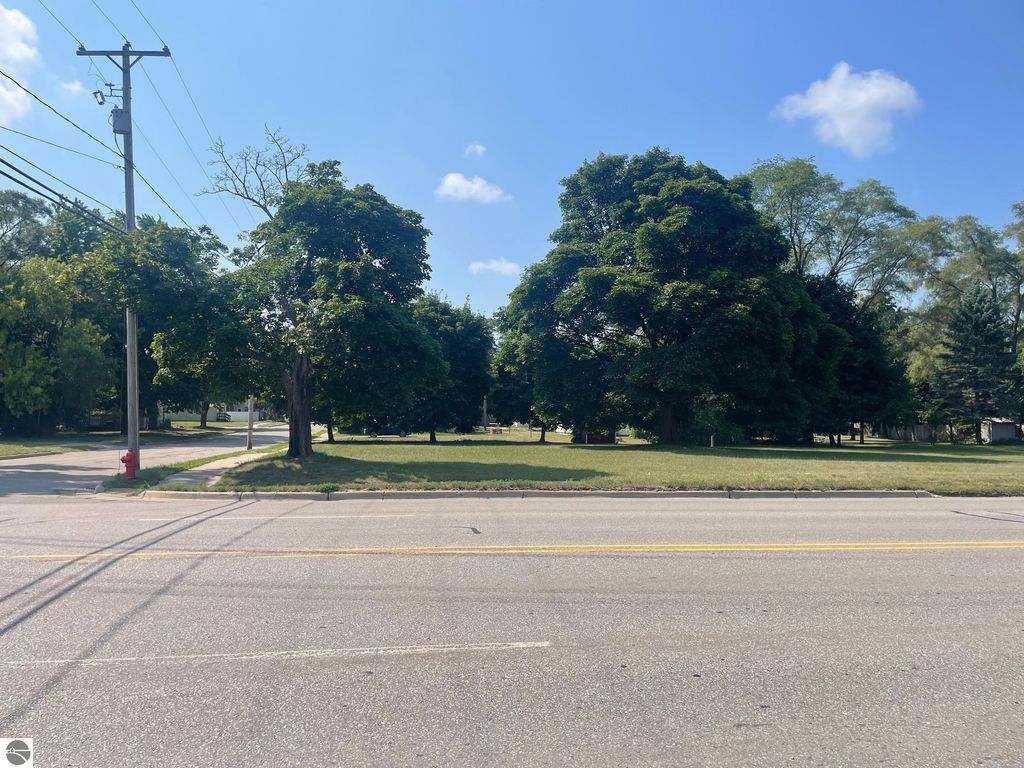 Photo of 825 E Pickard Street, Mt Pleasant, MI 48858 (MLS # 1937347)