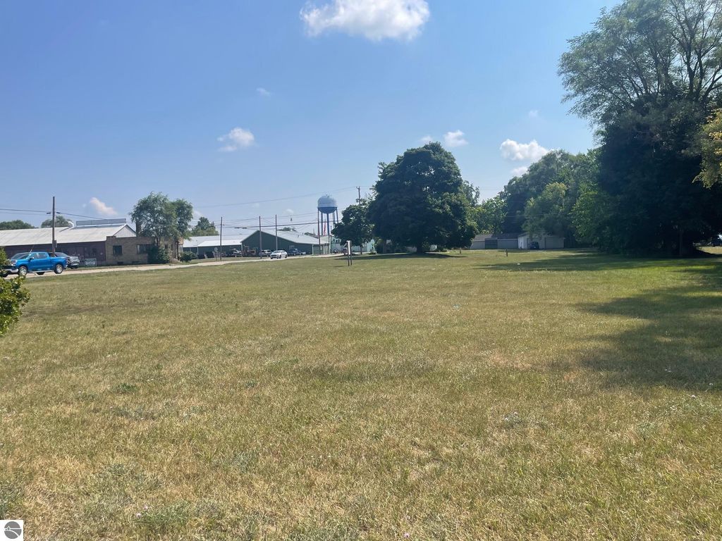 Photo of 825 E Pickard Street, Mt Pleasant, MI 48858 (MLS # 1937347)