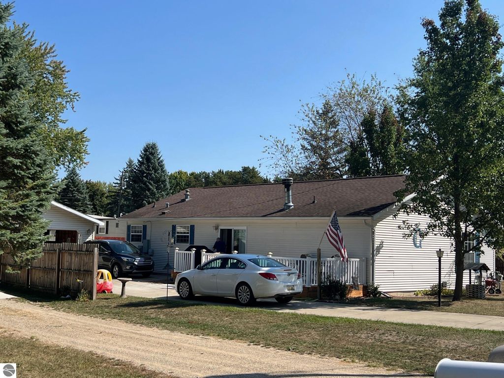 Photo of 10429 Garfield Avenue, Lake, MI 48632 (MLS # 1938818)