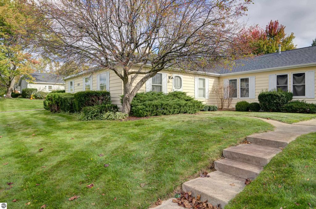 Photo of 7052 Cherrywood Court, Traverse City, MI 49686 (MLS # 1939771)