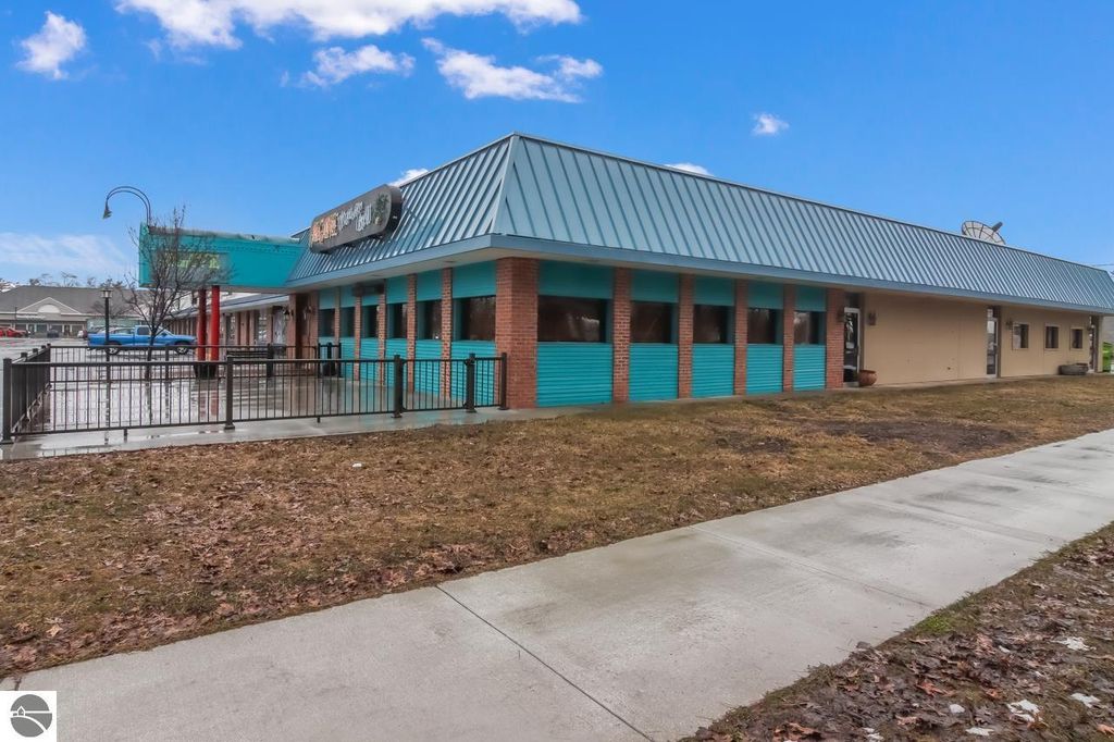 Photo of 851 S Garfield Avenue, Traverse City, MI 49686 (MLS # 1938798)