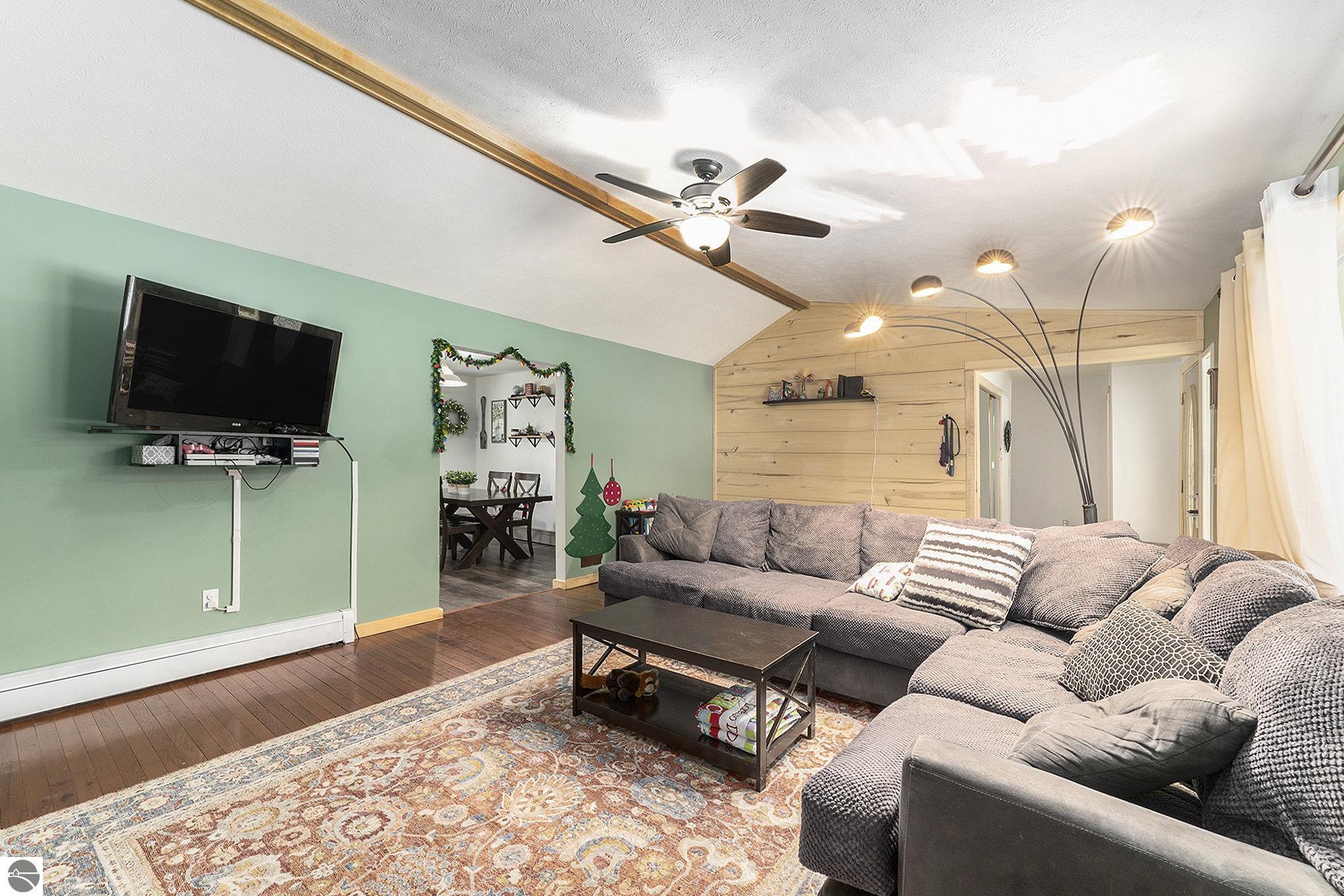 Kingsley, Michigan 49649, United States, 4 Bedrooms Bedrooms, ,3 BathroomsBathrooms,Residential,Active,27582